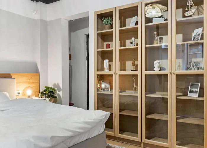 Old Town Cozy Room 321